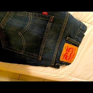 Levi Strauss men shorts Straight Wide, worn once